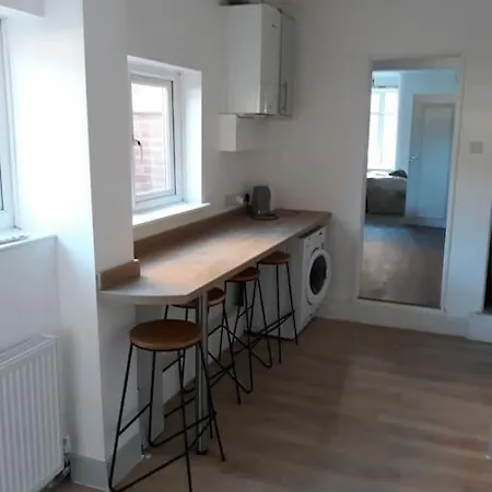 4 Bedroom Near Racecourse Апартаменты