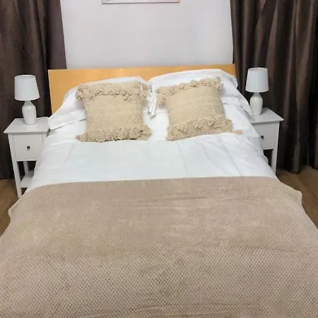 Apartmán 4 Bedroom Near Racecourse *