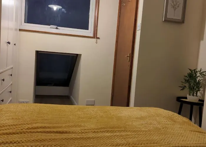 4 Bedroom Near Racecourse Apartman