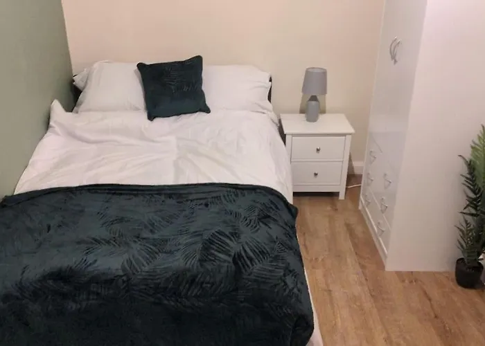 4 Bedroom Near Racecourse Apartman York