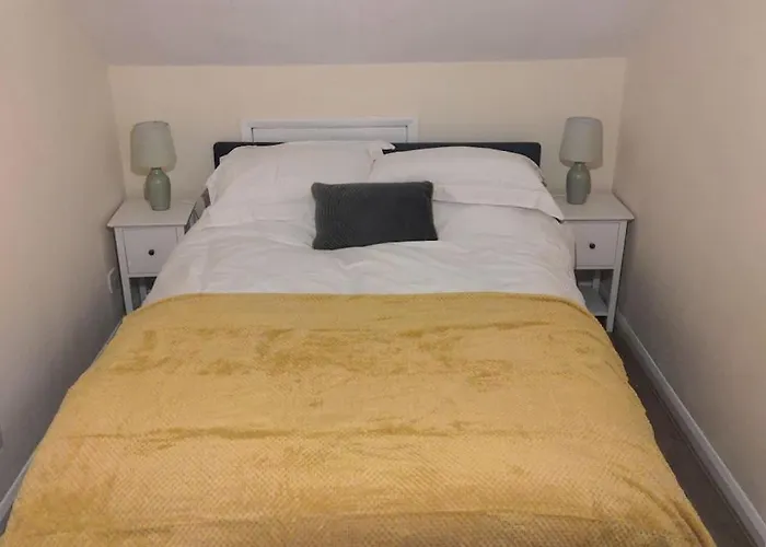 4 Bedroom Near Racecourse *