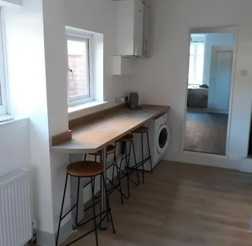 4 Bedroom Near Racecourse Apartman