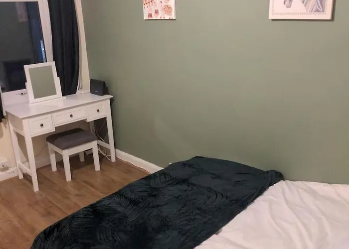 4 Bedroom Near Racecourse