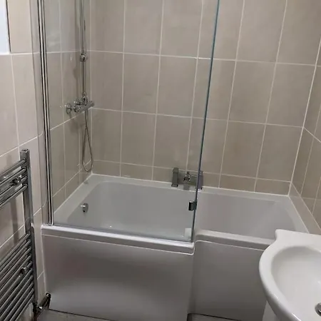 4 Bedroom Near Racecourse * יורק
