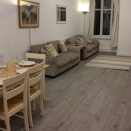 4 Bedroom Near Racecourse יורק
