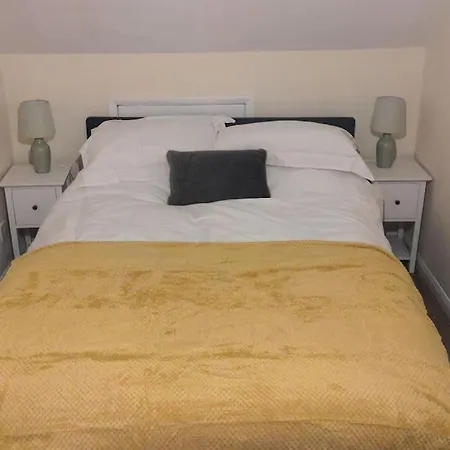 4 Bedroom Near Racecourse *