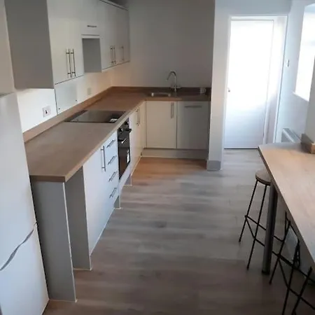 4 Bedroom Near Racecourse * יורק