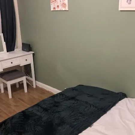 4 Bedroom Near Racecourse